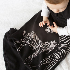 Cozy Basics Sleep Bag Black / Zebras Baby sitting