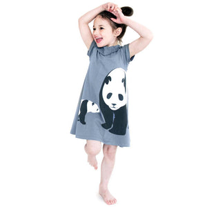 Girl dancing in Dress Grey / Pandas Lifestyle